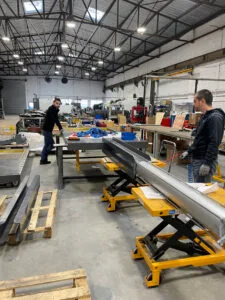 Vannes guillotine 1200x1200 assemblage | Square Knife Gate Valves for Battery Recycling Applications